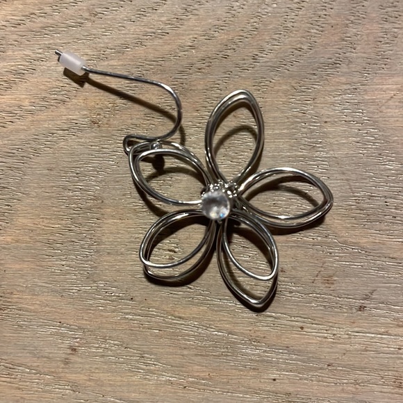 Earring - Picture 2 of 2